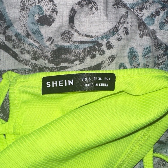 Shein Cropped tank - Picture 3 of 3